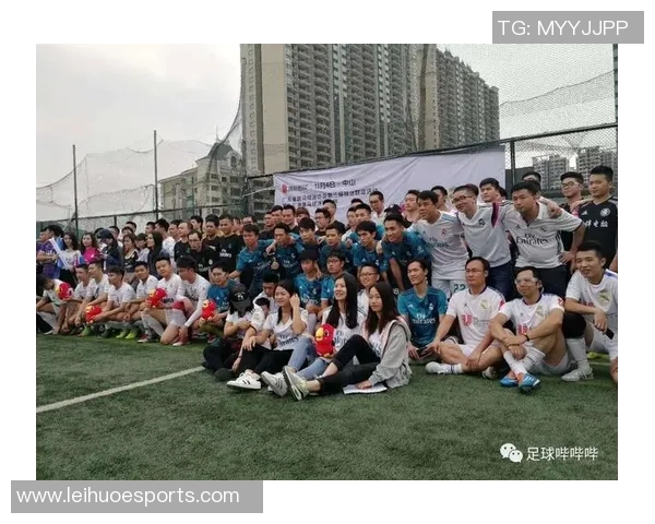 37位足球明星齐聚重庆共庆足球盛宴精彩活动引发球迷热潮